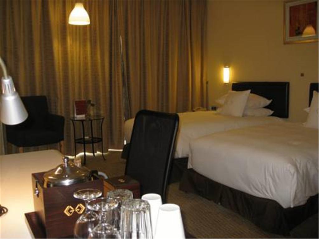 Gloria Plaza Hotel Kangqiao Shanghai Exterior photo