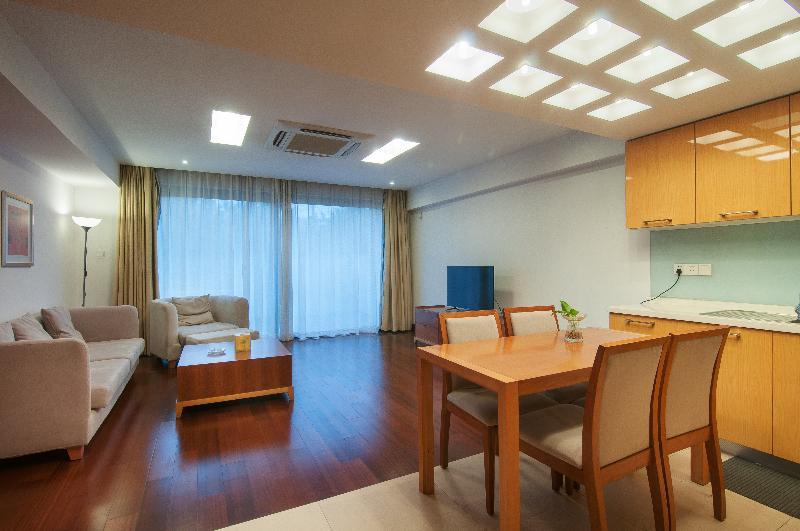 Gloria Plaza Hotel Kangqiao Shanghai Exterior photo