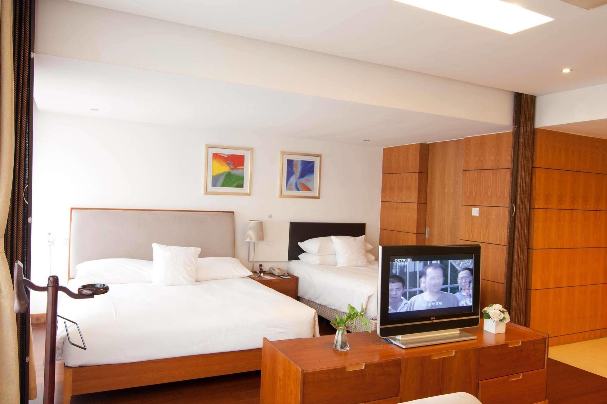 Gloria Plaza Hotel Kangqiao Shanghai Exterior photo